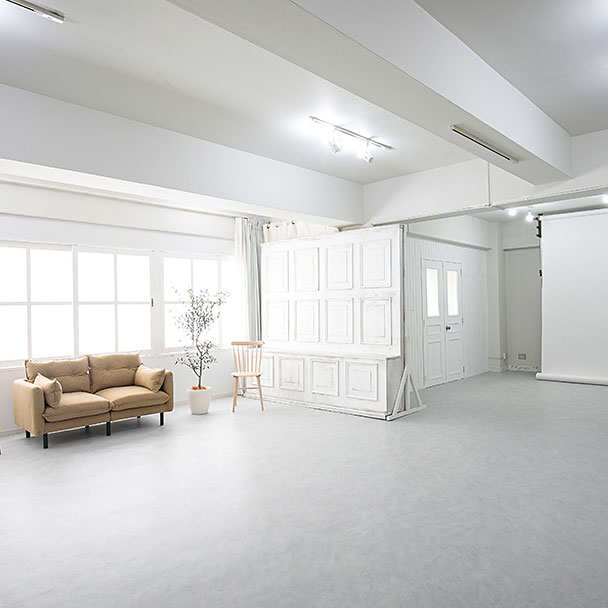 <大阪>STUDIO RGRAPHアールグラフ 明るい白基調のスタジオ【肥後橋駅】