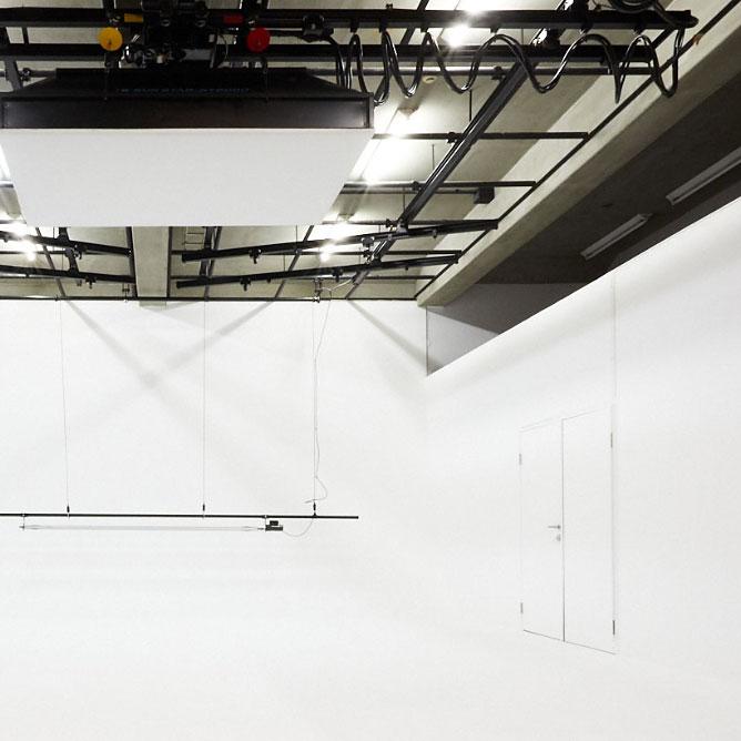 ＜大阪＞OSAKA Studio ORIONSHA 白ホリスタジオ【淀川区】