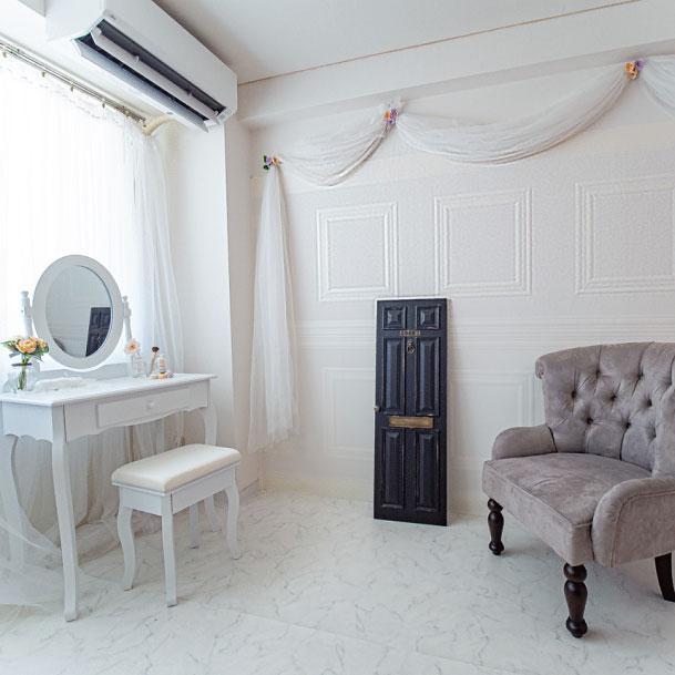 ＜東京＞撮影スタジオDOLLY池袋店 パステルピンク・白壁・カフェ風【池袋】