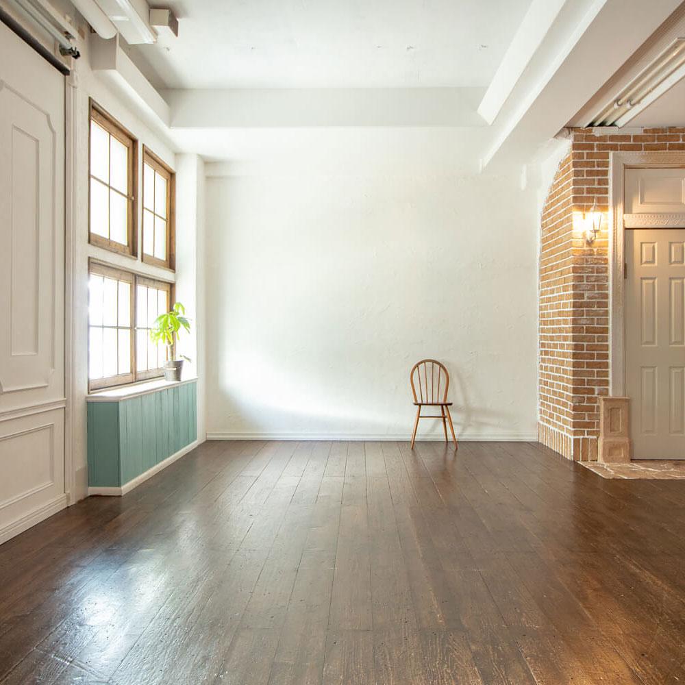 ＜東京＞神楽坂スタジオ 約80m² 大型木製パネル【神楽坂駅】