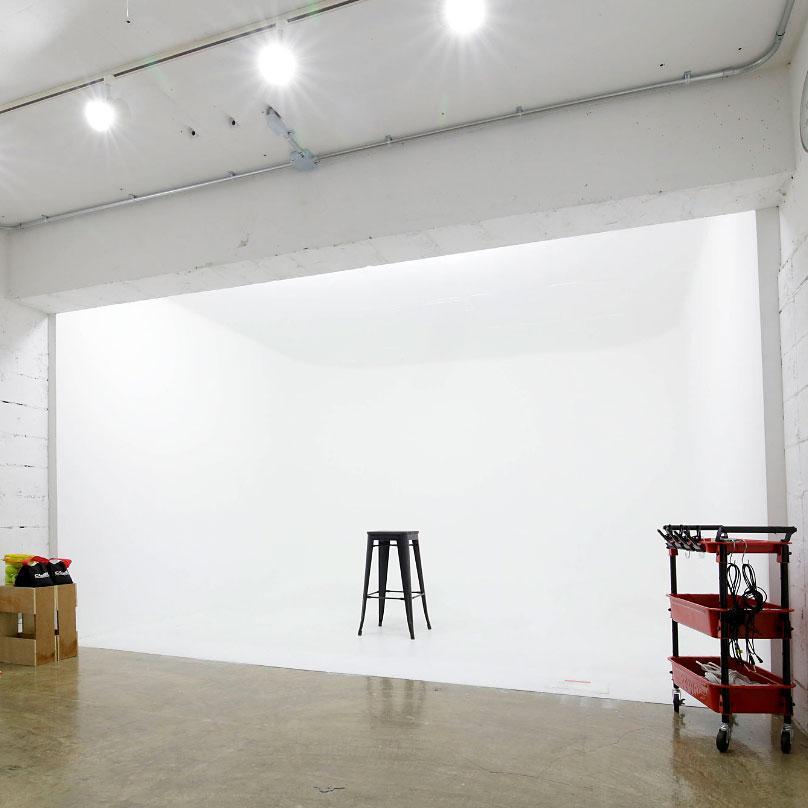 ＜東京＞外苑東通りスタジオ(東京レンタル撮影スタジオ)【四谷三丁目駅】