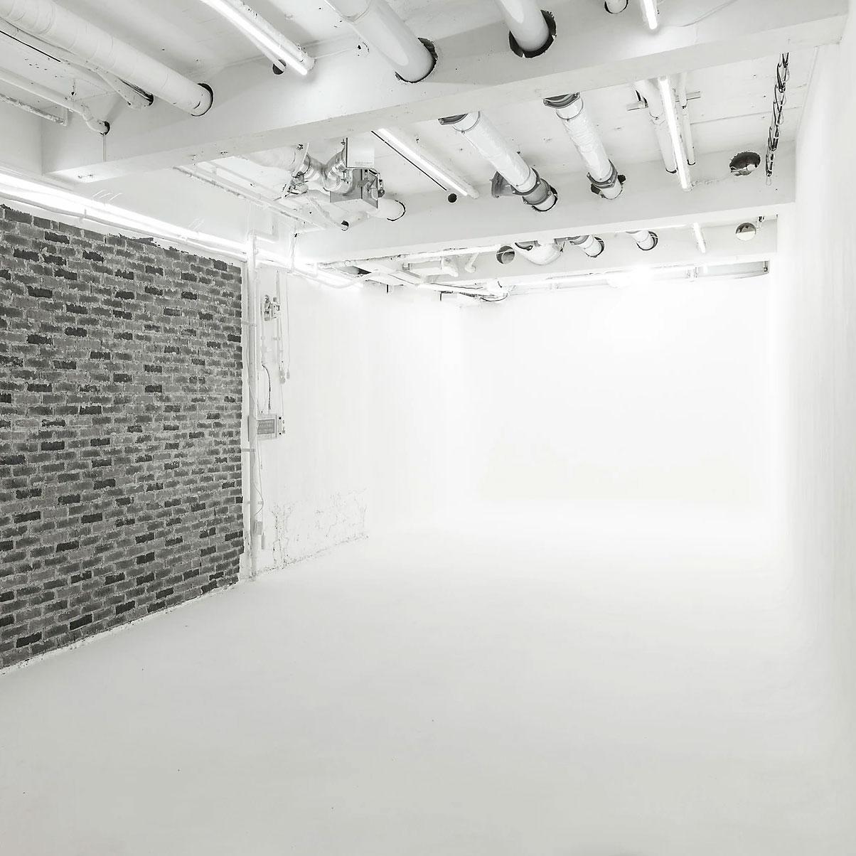 <東京>アーティストフォトスタジオ 四谷スタジオ グレーレンガ壁【四ツ谷駅】