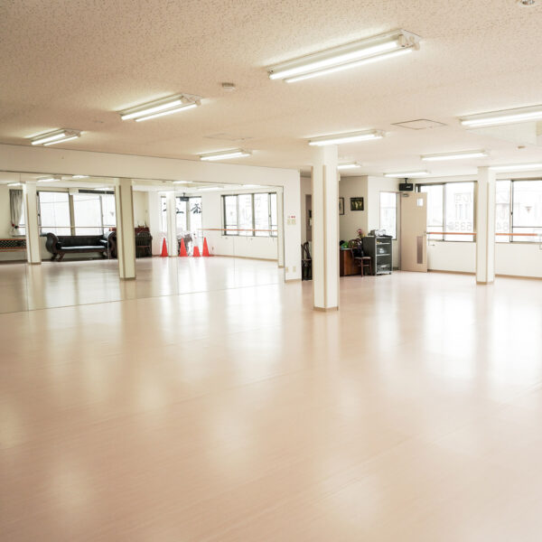 ＜兵庫＞STUDIO BROADWAY【出屋敷駅】