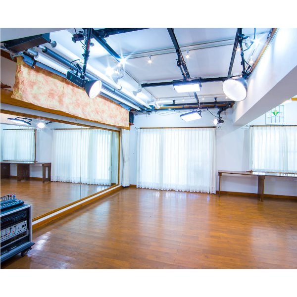 ＜兵庫＞スタジオ　ファンフル Bスタジオ【『林小学校前バス停】