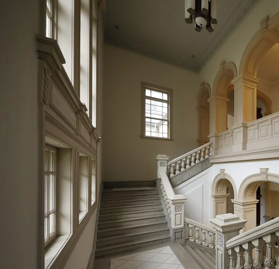 ＜京都＞京都府庁旧本館 （階段、廊下等+会議室1室）【丸太町駅】