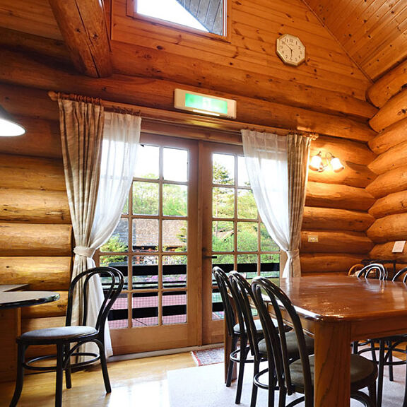 ＜群馬＞ウルベビレッジ【JR中軽井沢駅】<span class="price-others">おひとりの宿泊料金（4名で）</span> - 画像 (2)