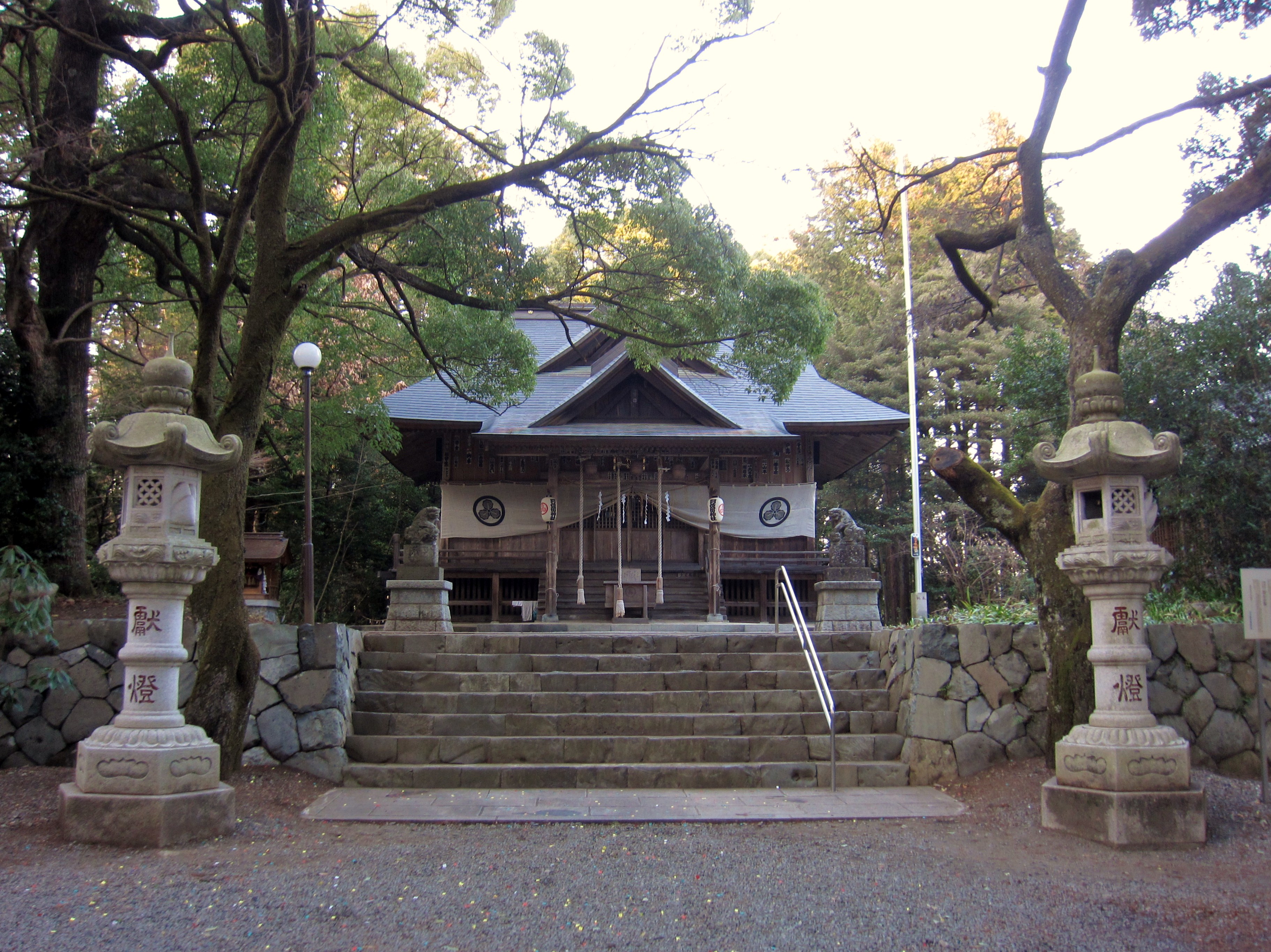 阿伎留神社 - 徒歩5分 -